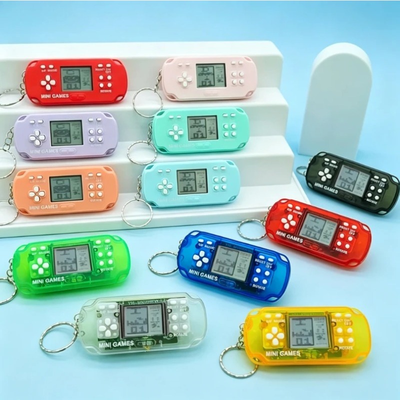 سلسلة مفاتيح على شكل وحدة تحكم - مراجعة Gaming Console Old School وسعره